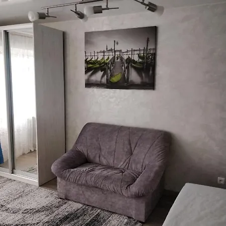 Studio Comfort On Golovna Street Chernivtsi Exterior photo